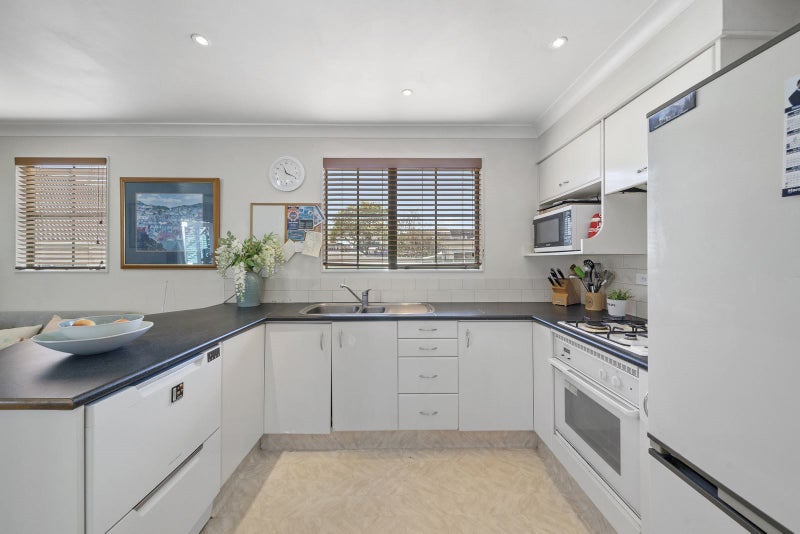 2A Moir Street, Mount Victoria, Wellington - Carousel 2