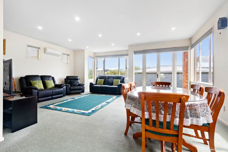 33A Rogan Street, Mount Roskill, Auckland - Carousel 2