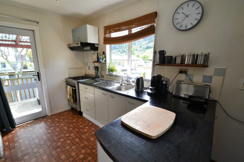 6 Sowman Street, The Brook, Nelson - Carousel 2