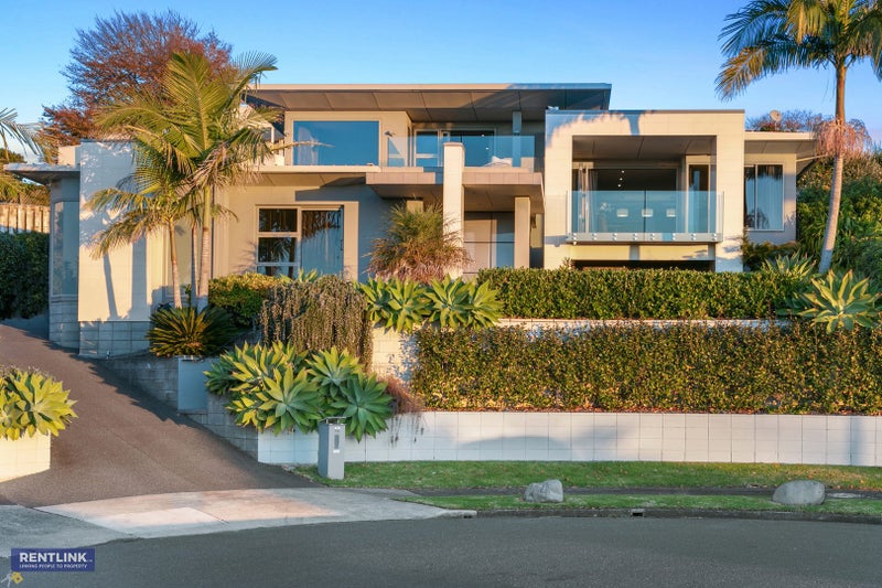 12 Hazel Terrace, Otumoetai, Tauranga - Carousel 1