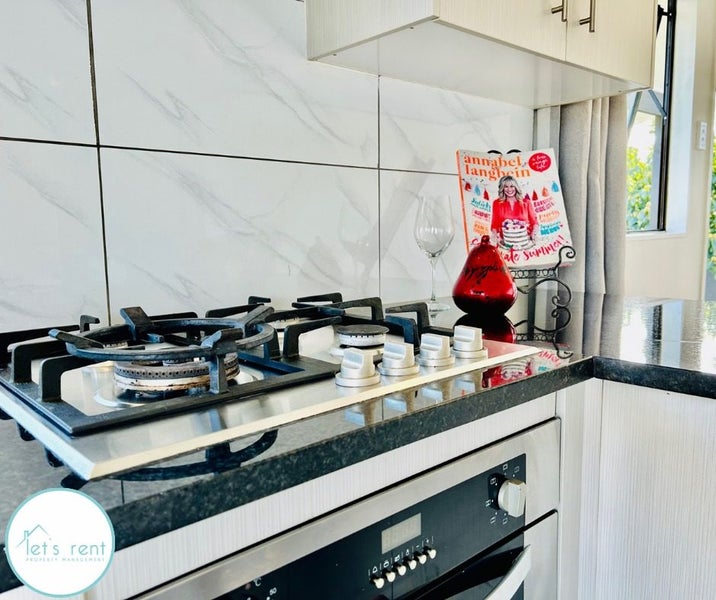 6 Atkinson Avenue, Papatoetoe, Auckland - Carousel 1