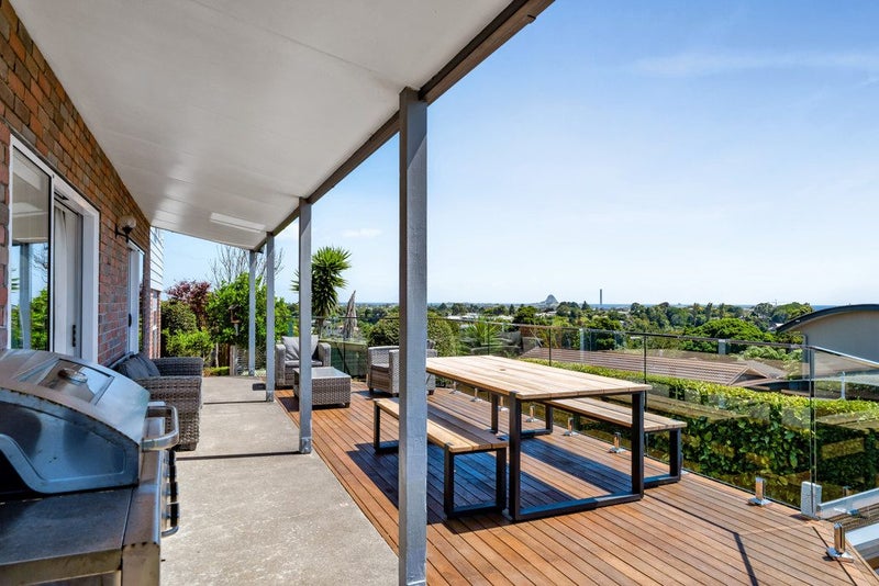 138 Govett Avenue, Frankleigh Park, New Plymouth - Carousel 2