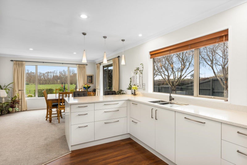 92 Willowview Drive, Redwood, Christchurch - Carousel 2