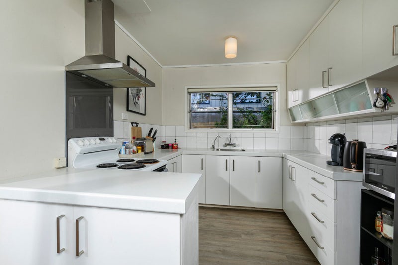 5/1 Takapu Street, Henderson, Auckland - Carousel 2