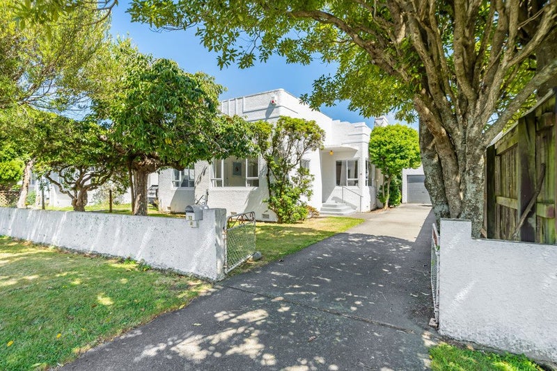 12 Saint James Avenue, Boulcott, Lower Hutt - Carousel 1