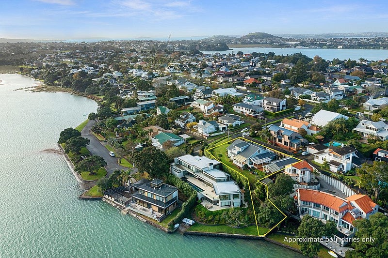 11 Lansdowne Street, Bayswater, Auckland - Carousel 1