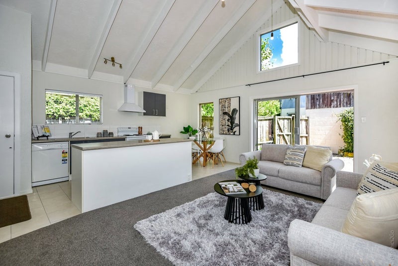 2/61 Perth Street, Richmond, Christchurch - Carousel 1