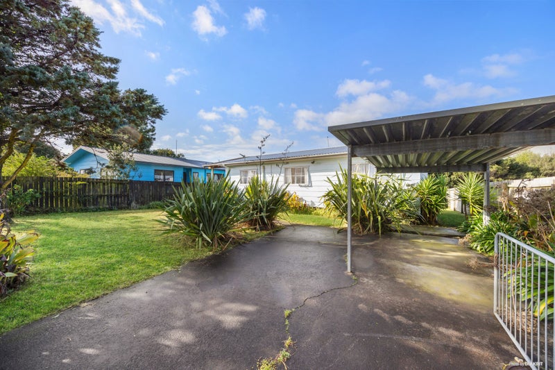 2/16 Eulogy Place, Randwick Park, Auckland - Carousel 2