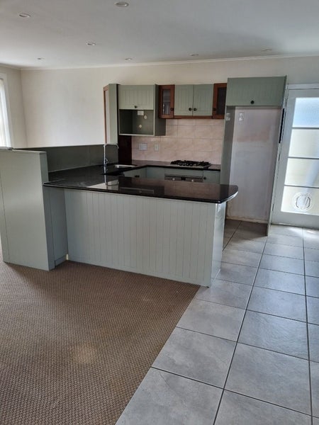8 Birdwood Road, Swanson, Auckland - Carousel 2