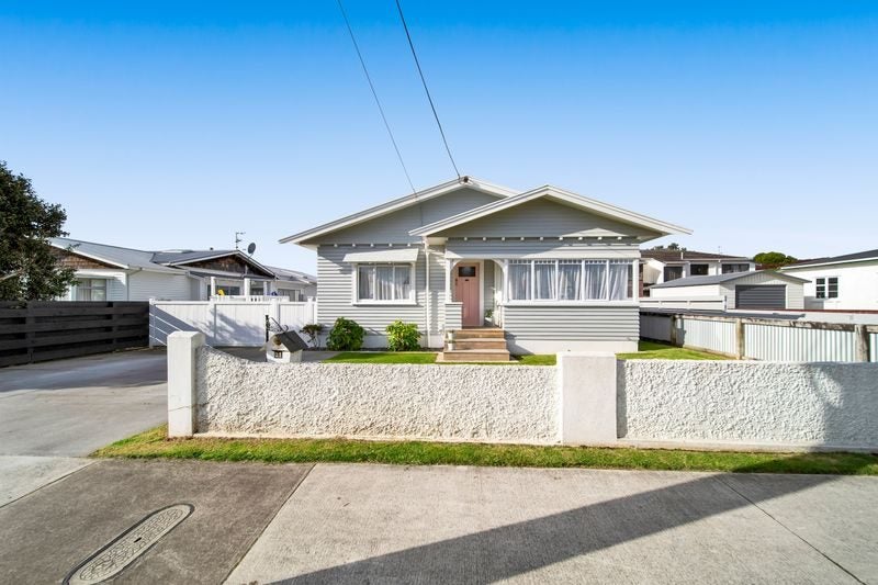 21 Doone Street, Lynmouth, New Plymouth - Carousel 1