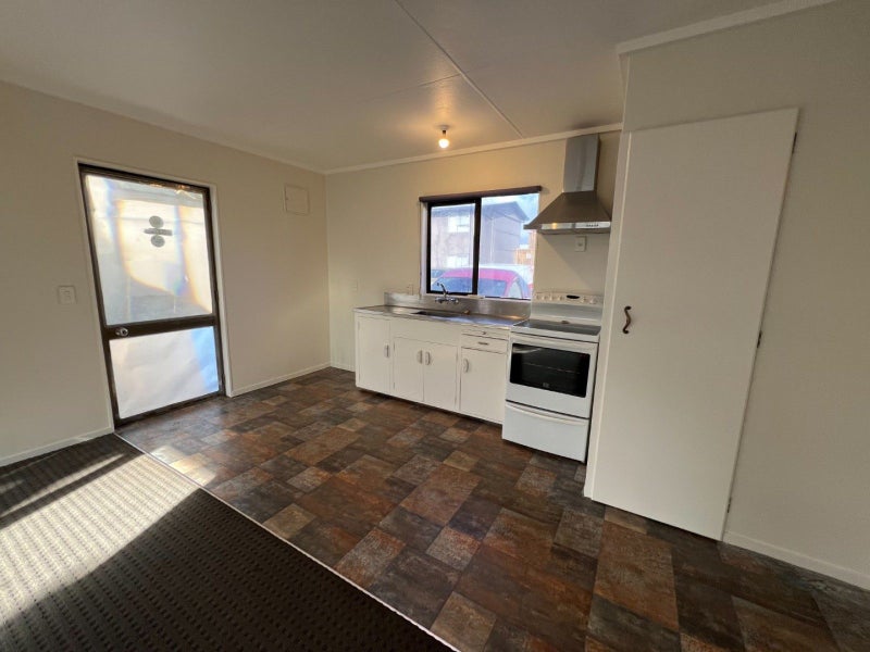 7/81 Linton Street, West End, Palmerston North - Carousel 2