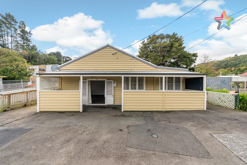 19 Moores Valley Road, Wainuiomata, Lower Hutt - Carousel 1