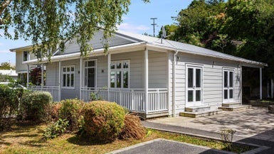 9 Airlie Road, Plimmerton, Porirua - Carousel 1