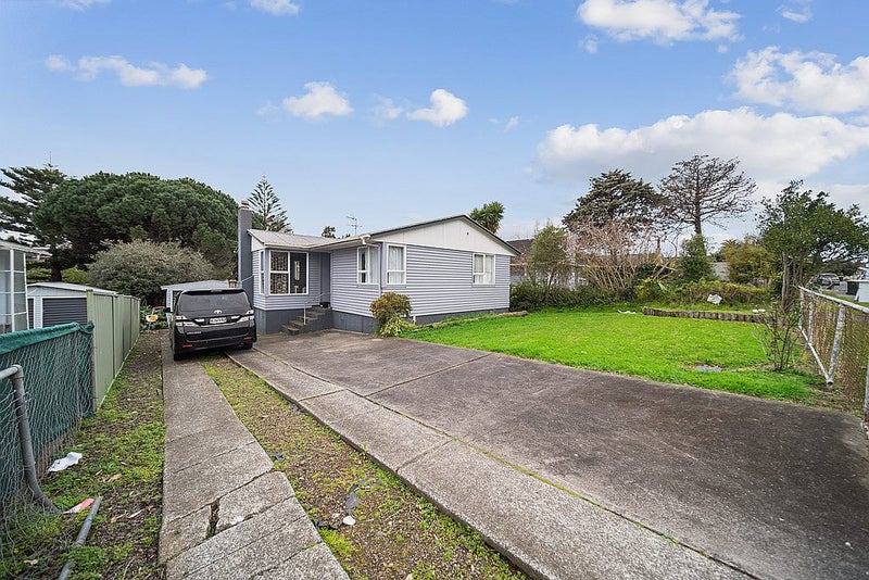 36 McLean Avenue, Papatoetoe, Auckland - Carousel 1