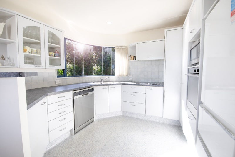 24C The Esplanade, Westshore, Napier - Carousel 2