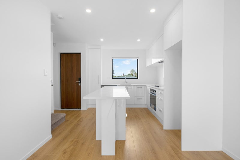 6/2 Windermere Crescent, Blockhouse Bay, Auckland - Carousel 2