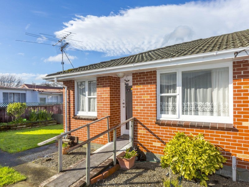 4/13 Sutherland Avenue, Silverstream, Upper Hutt - Carousel 2
