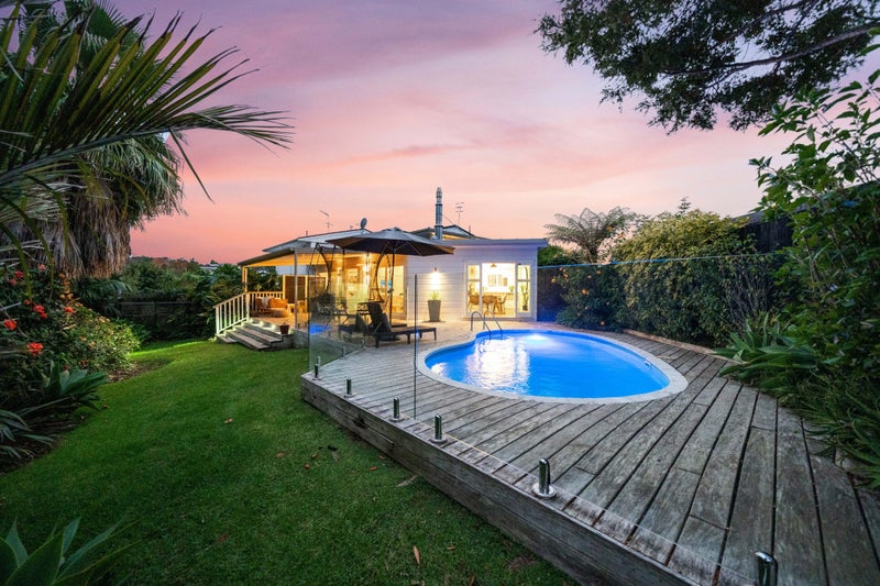 6 Tipene Place, Meadowbank, Auckland - Carousel 1