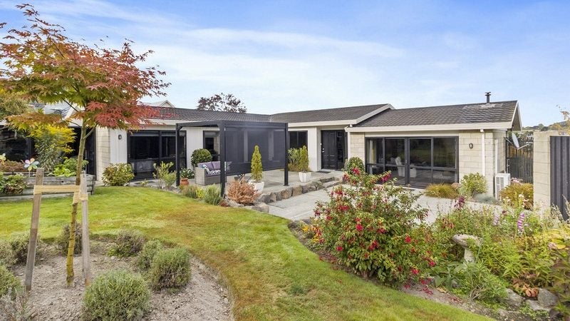 24 Glenview Terrace, Highfield, Timaru - Carousel 1