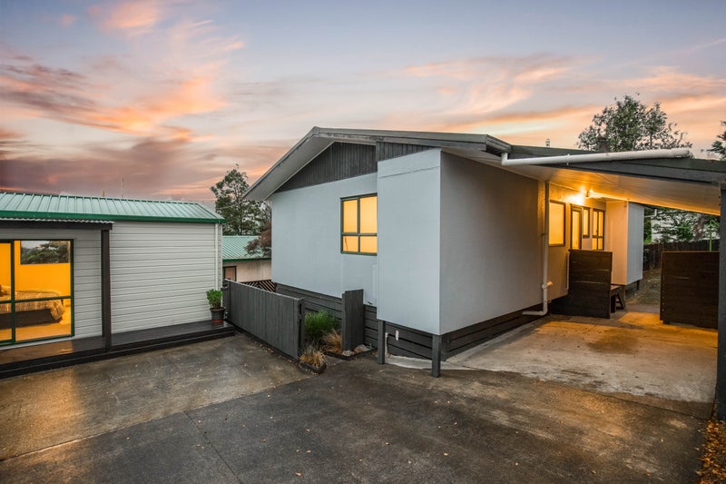 18 Riserra Drive, Ranui, Auckland - Carousel 2