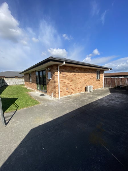 990A Tremaine Avenue, Roslyn, Palmerston North - Carousel 2