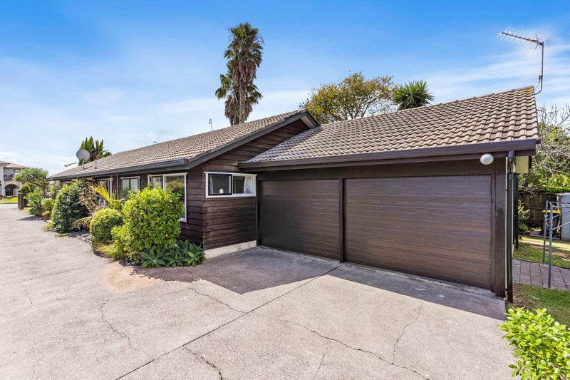 48 Prince Regent Drive, Half Moon Bay, Auckland - Carousel 1