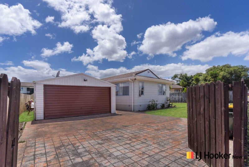 23 Taitimu Drive, Weymouth, Auckland - Carousel 1