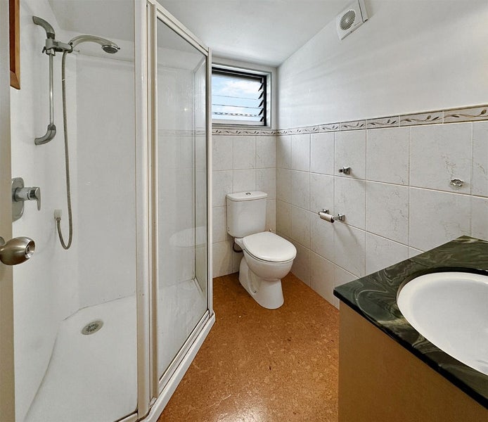 1 The Esplanade, Eastern Beach, Auckland - Carousel 2