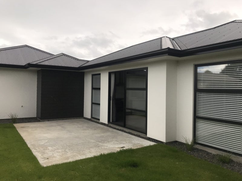 9B Martin Street, Fairfield, Hamilton - Carousel 1