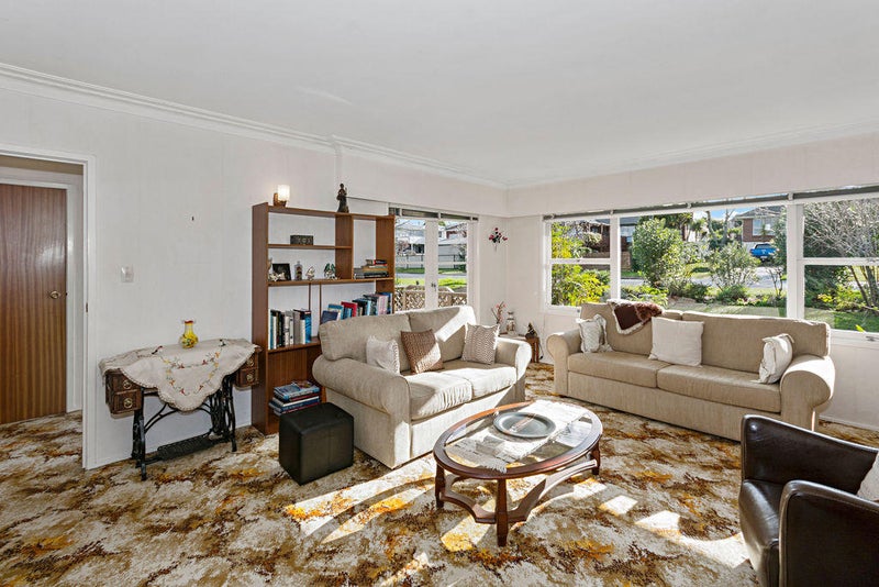 75 Tiroroa Avenue, Te Atatu South, Auckland - Carousel 2
