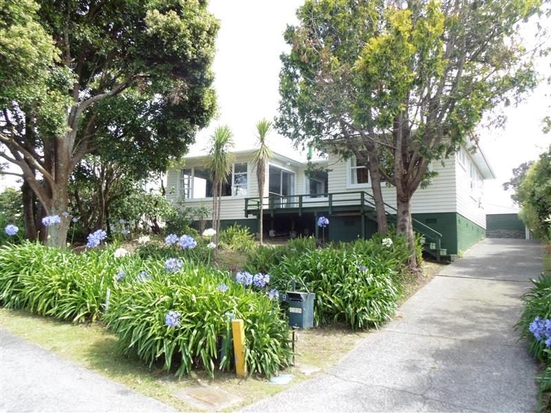 9 Valkyria Place, Beach Haven, Auckland - Carousel 1