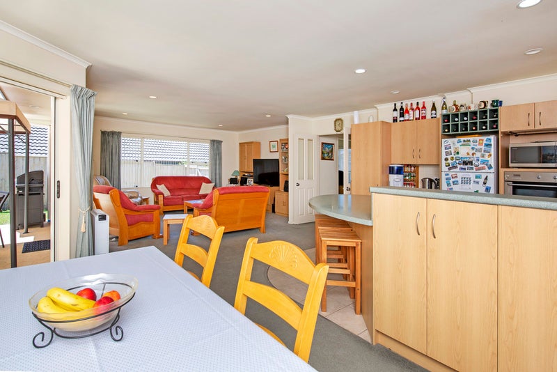 8 Adrigole Place, EAST TAMAKI, AUCKLAND - Carousel 26