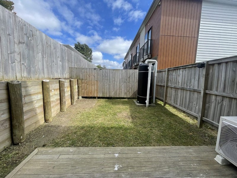 5/1 Sylvan Crescent, Te Atatu South, Auckland - Carousel 10