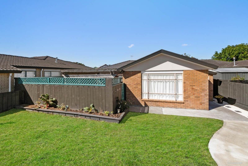 1B Charlenne Close, Ranui, Auckland - Carousel 1