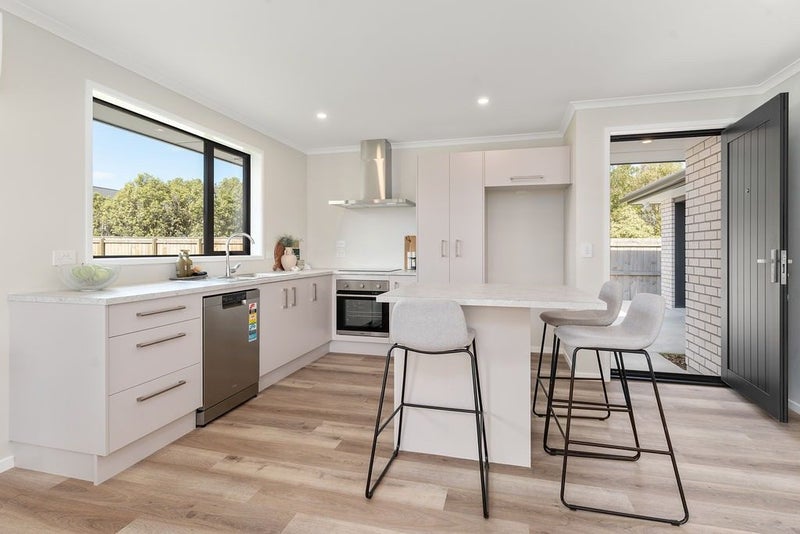 37 Rhodes Street, Carterton, Carterton - Carousel 2