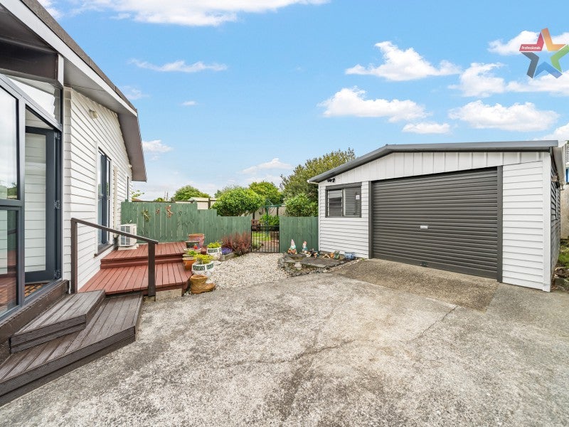 325 Wellington Road, Wainuiomata, Lower Hutt - Carousel 24