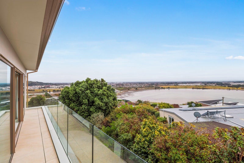 320 Cannon Hill Crescent, Mount Pleasant, Christchurch - Carousel 37