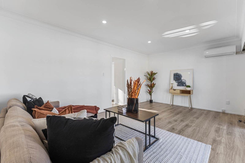 5/52 Wallace Road, Papatoetoe, Auckland - Carousel 1