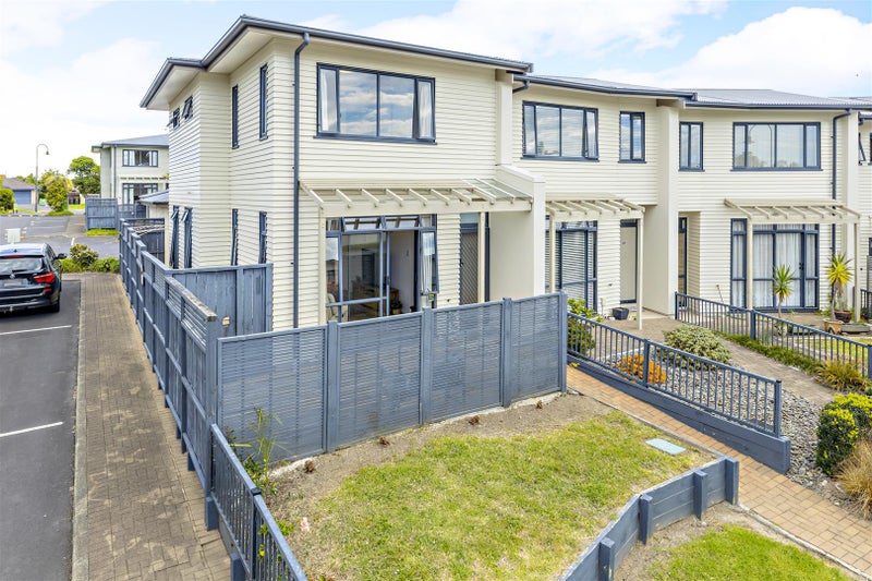 40/2 Armoy Drive, East Tamaki, Auckland - Carousel 1