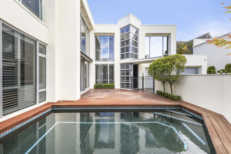 171A Lake Crescent, Hamilton Lake, Hamilton - Carousel 1