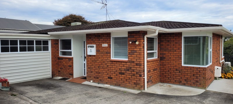 2/8 Burns Street, Westown, New Plymouth - Carousel 2