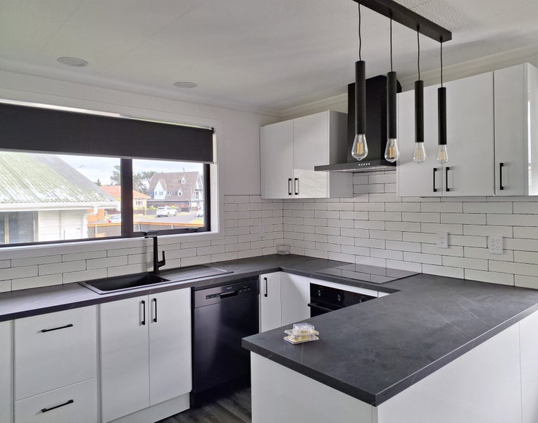 5 Dakota Place, Waldronville, Dunedin - Carousel 2