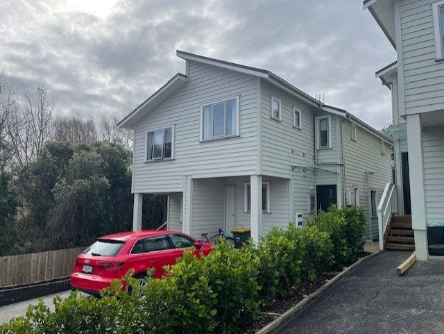 2/6 John Jennings Drive, Oteha, Auckland - Carousel 1