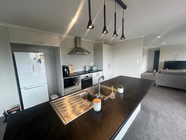 11 Godwit Lane, Welcome Bay, Tauranga - Carousel 2