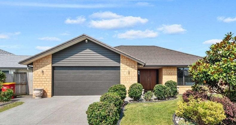 5 Michael Terrence Place, Flagstaff, Hamilton - Carousel 1