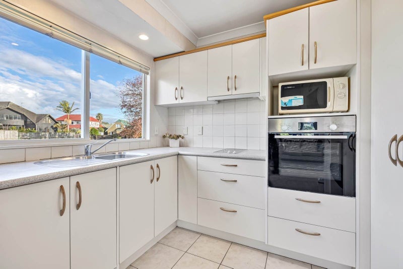 52 Mirrabooka Avenue, Botany Downs, Auckland - Carousel 2