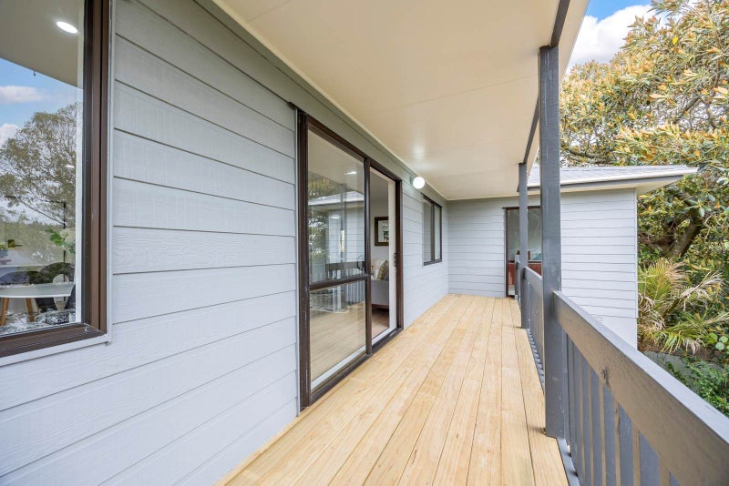 2/16 Mistletoe Place, Browns Bay, Auckland - Carousel 1