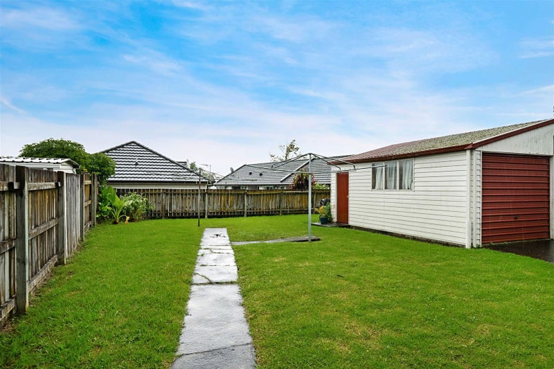 2/5 Bentleigh Avenue, Avondale, Auckland - Carousel 2