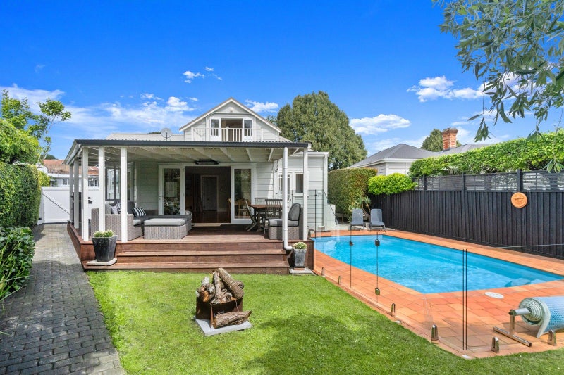 2 Ewen Alison Avenue, Devonport, Auckland - Carousel 2