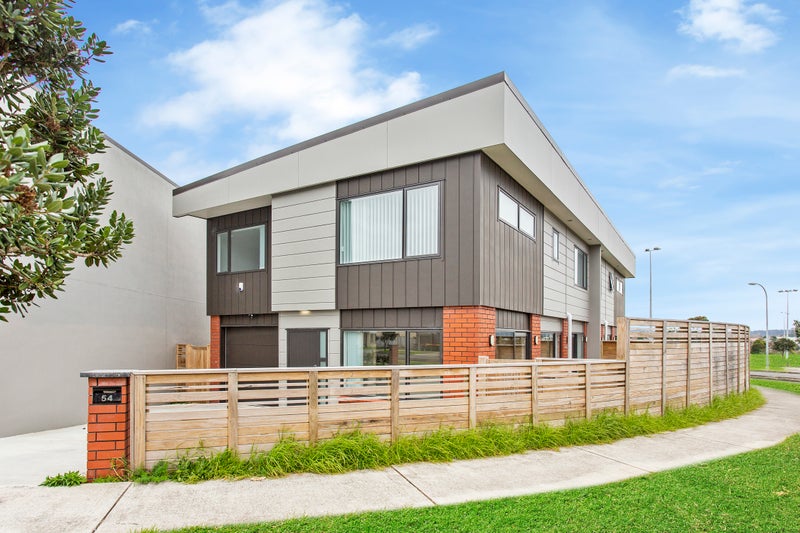 54 Bordeaux Parade, Te Atatu South, Auckland - Carousel 1